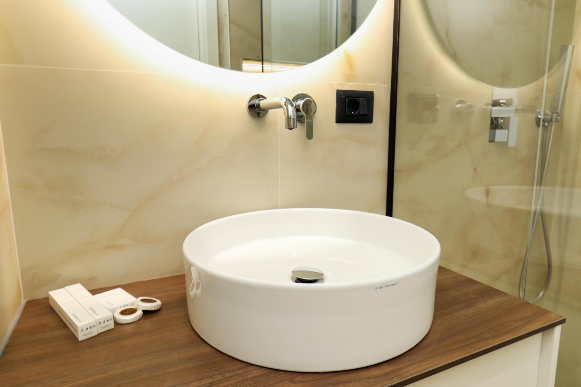 Hotel Adore Vlore Luaran gambar