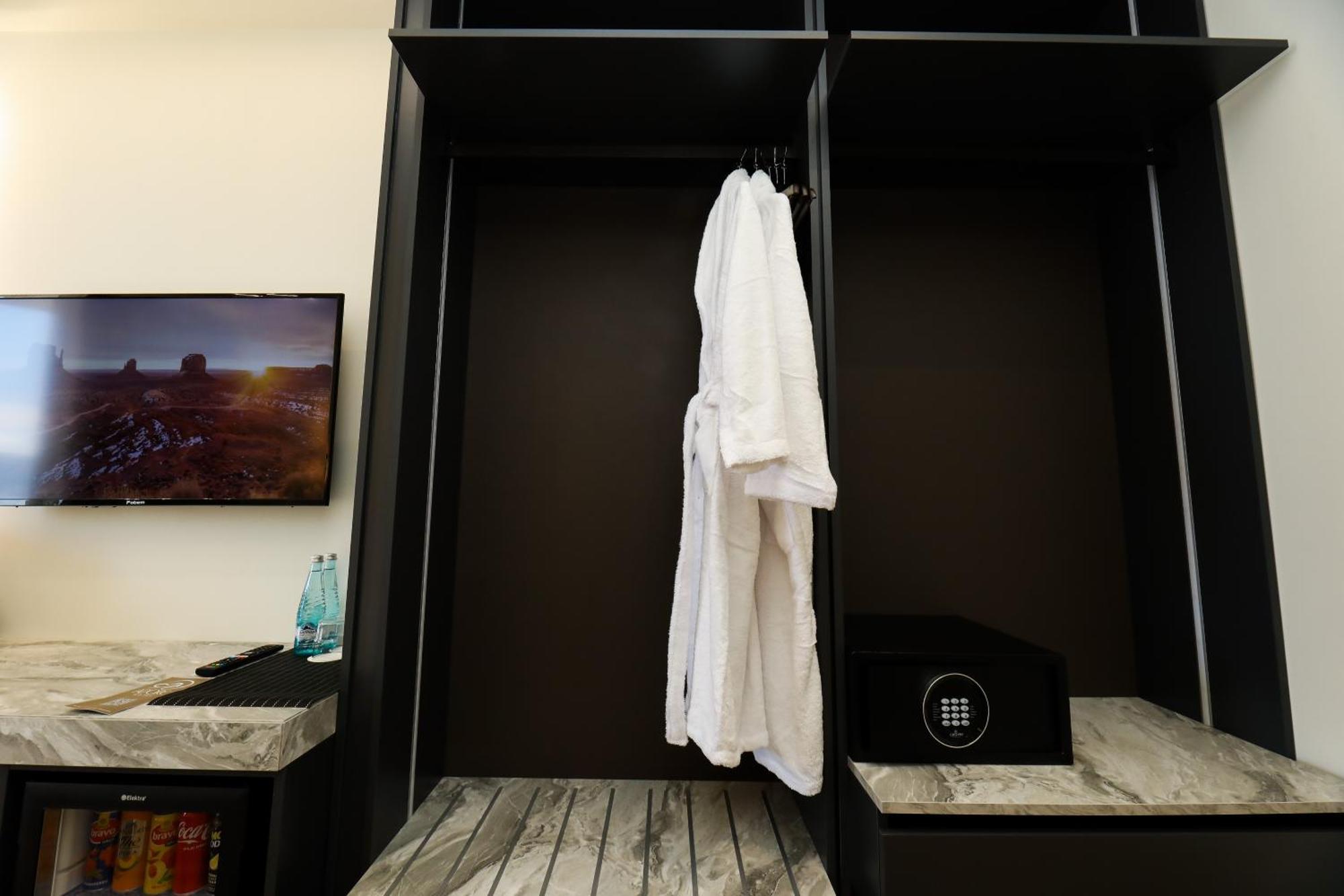 Hotel Adore Vlore Luaran gambar