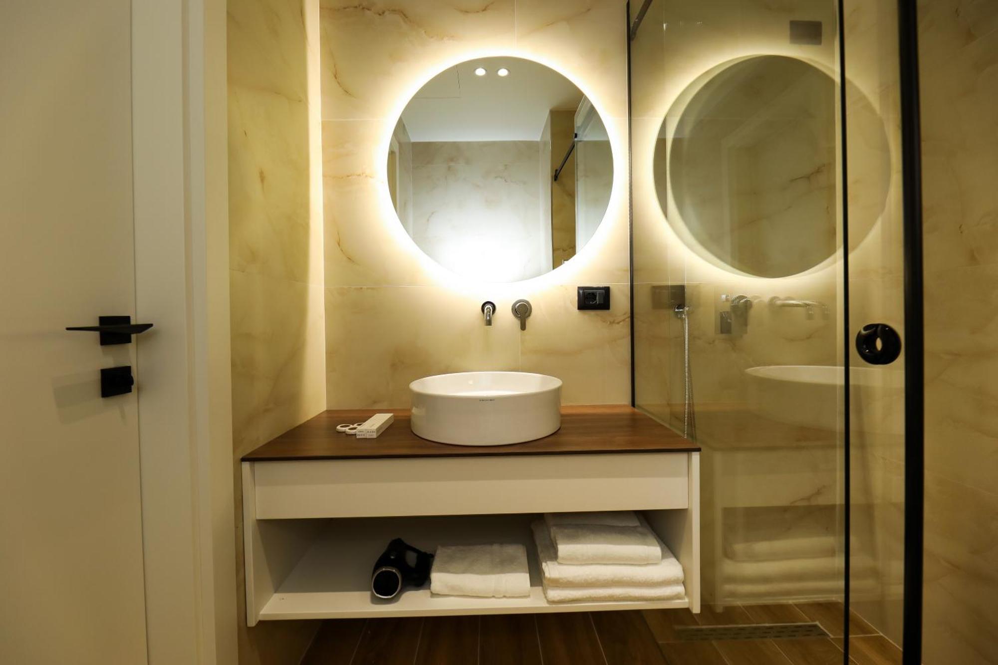 Hotel Adore Vlore Luaran gambar