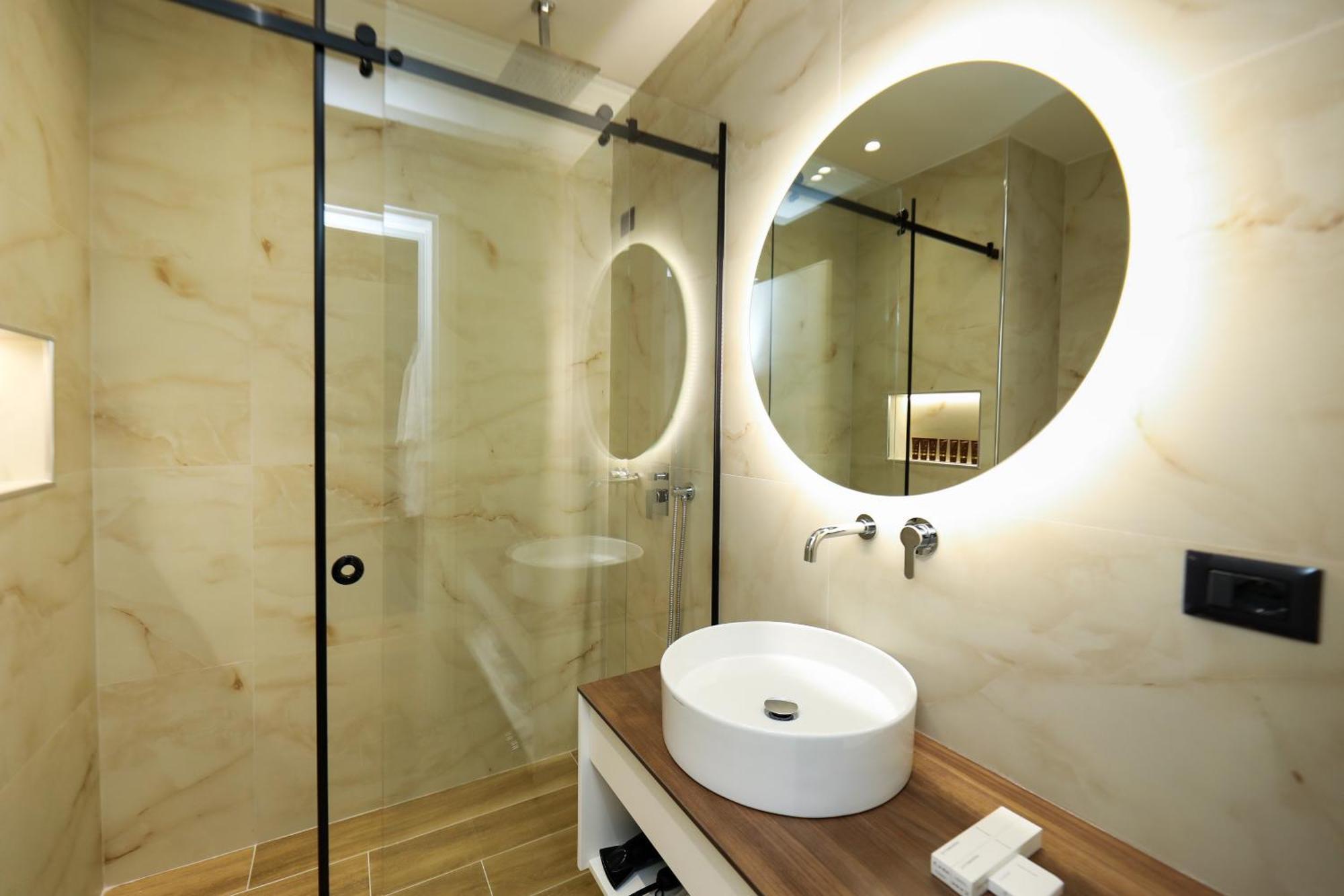 Hotel Adore Vlore Luaran gambar