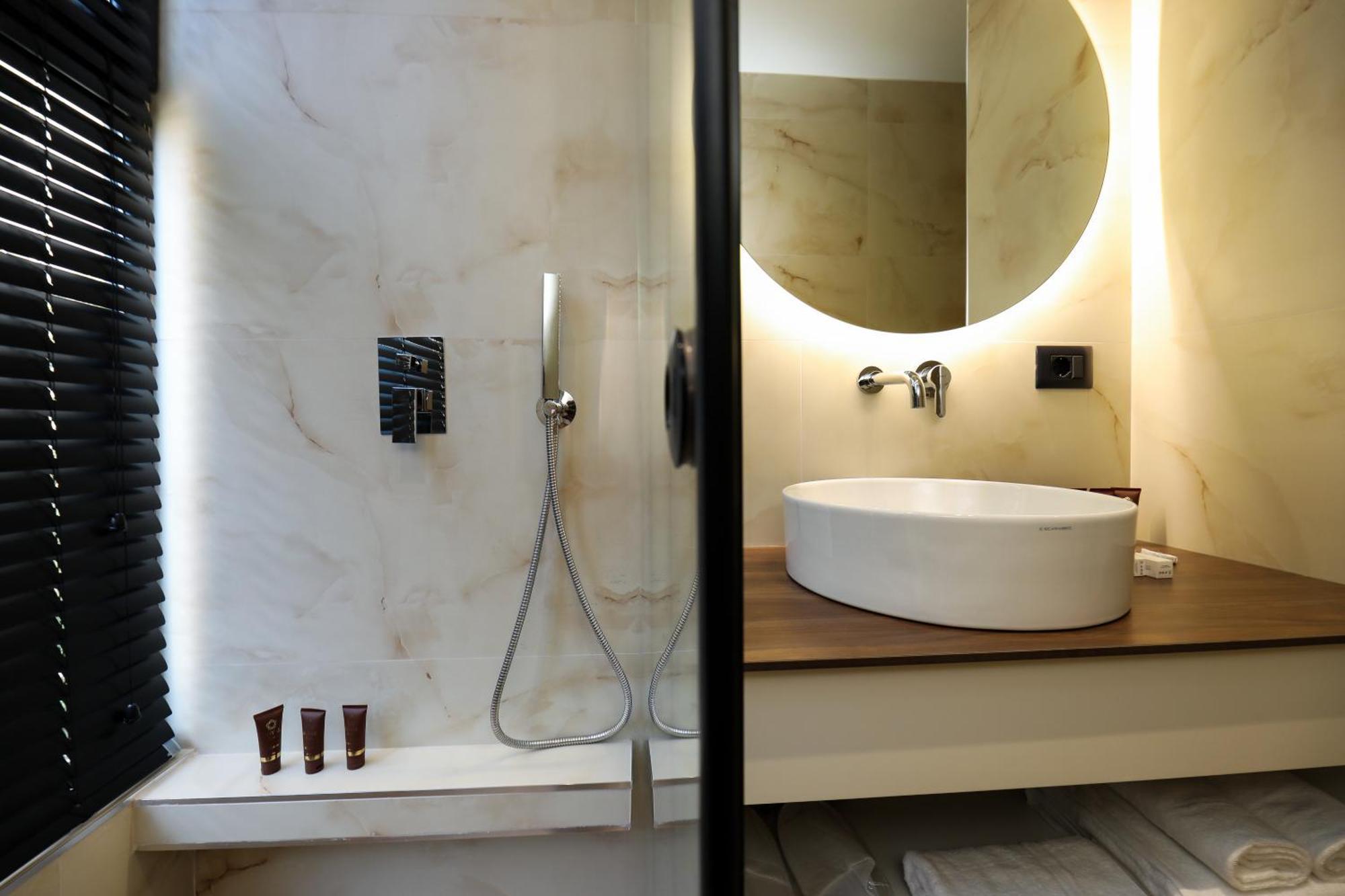 Hotel Adore Vlore Luaran gambar